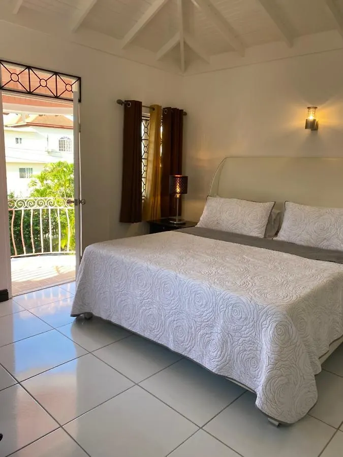 Spanish Court Apartments 蒙特哥贝